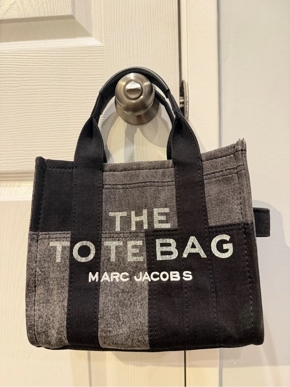 Marc Jacobs the tote bag - small size
